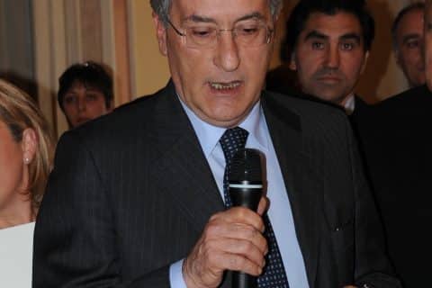 Fonte: Wikipedia - Foto di: Stedifi66 - URL: https://it.wikipedia.org/wiki/File:Franco_Roberti.jpg